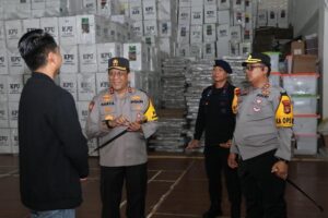 Kapolda Kaltara Tinjau Gudang Logistik Pemilu