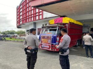 Menjelang H-1 Pencoblosan, Polda Kaltara Laksanakan Pengamanan dan Pengawalan Pendistribusian Logistik Pilkada