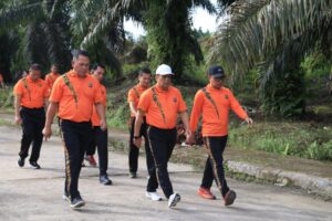 Jum’at Sehat, Kapolda Kaltara Bersama PJU dan Personel Olahraga Jalan Santai