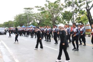 Kapolda Kaltara Gelar Olahraga Bersama Dengan Masyarakat di Arena Car Free Day Tanjung Selor
