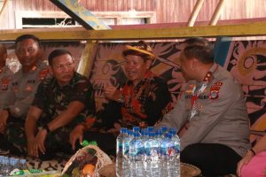Kapolda Kaltara Irjen Pol. Hary Sudwijanto Bersilaturahmi dengan Wakil Ketua Adat Dayak Bulusu di Sekatak