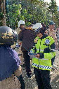 Personel Ops Keselamatan Kayan 2025 Melaksanakan Kegiatan Penindakan Pelanggaran Lalu Lintas