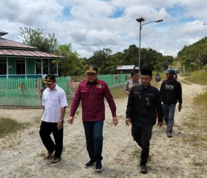 Reses H Hamka : Warga Kampung Merukau Minta Peningkatan Jalan dan Alsintan