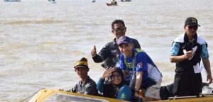 Bupati Tutup Festival Sungai Kayan 2025